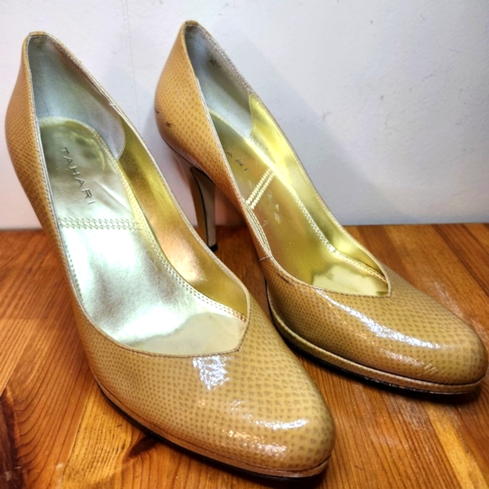 Tahari Tan Textured Leather Heels Medium Height